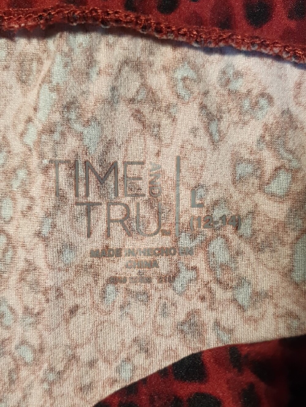💜 Time and Tru Red Snake Print Leggings - Picture 2 of 6